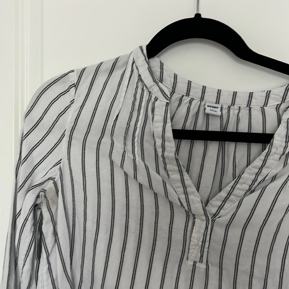 Old Navy Tops - Old nave 3/4 sleeve‎ striped shirt